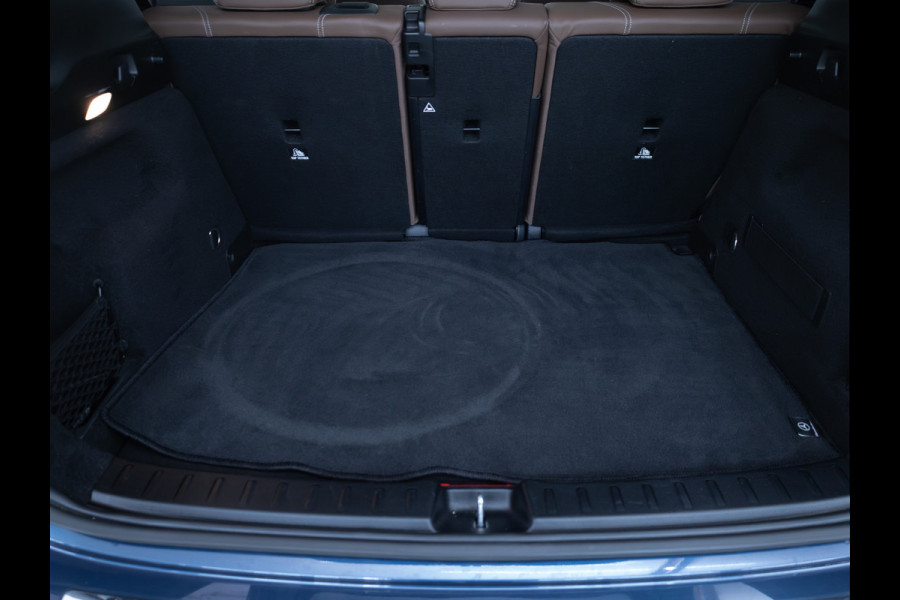 Mercedes-Benz GLA 250 e Luxury Line | Pano | Elec. klep | Elec. Trekhaak | Stoel- stuurverwarming | Adap. Cruise | HUD | Sfeerverlichting | Elec. verstelbare bestuurdersstoel met geheugen, Camera, Navigatie Incl. winterset op 17"LMV