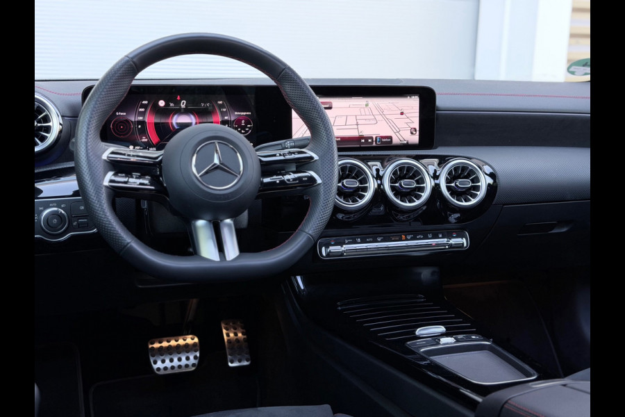 Mercedes-Benz CLA-Klasse 250 e Edition AMG Line 45s Pano/360/Sfeer