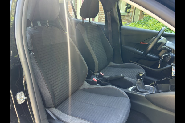 Peugeot 208 1.2 5-drs. Active Navi, Carplay, 1e Eigenaar! Bj. 2021