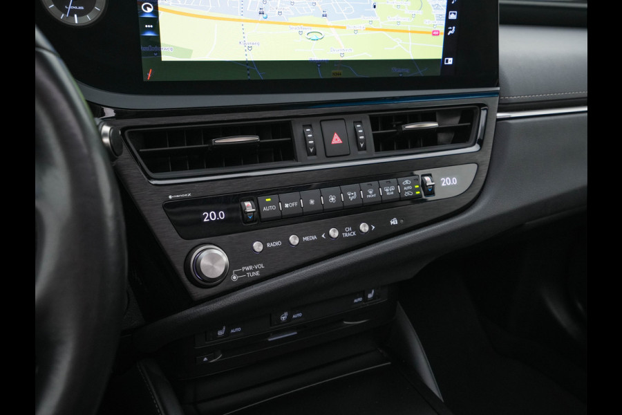 Lexus ES 300h Business Line (INCL.BTW) Aut. *PANO | LEATHER | FULL-LED | ADAPTIVE-CRUISE | BLIND-SPOT | KEYLESS | CAMERA | HEATED-COMFORTSEATS | NAVI-FULLMAP | PRIVACY-GLASS | SHIFT-PADDLES | ECC | PDC | 19''ALU*