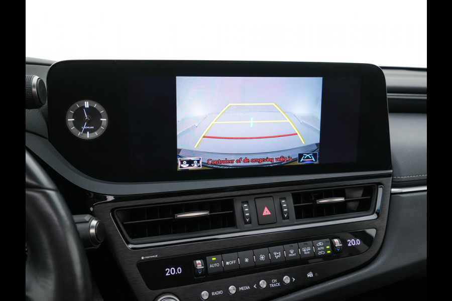 Lexus ES 300h Business Line (INCL.BTW) Aut. *PANO | LEATHER | FULL-LED | ADAPTIVE-CRUISE | BLIND-SPOT | KEYLESS | CAMERA | HEATED-COMFORTSEATS | NAVI-FULLMAP | PRIVACY-GLASS | SHIFT-PADDLES | ECC | PDC | 19''ALU*