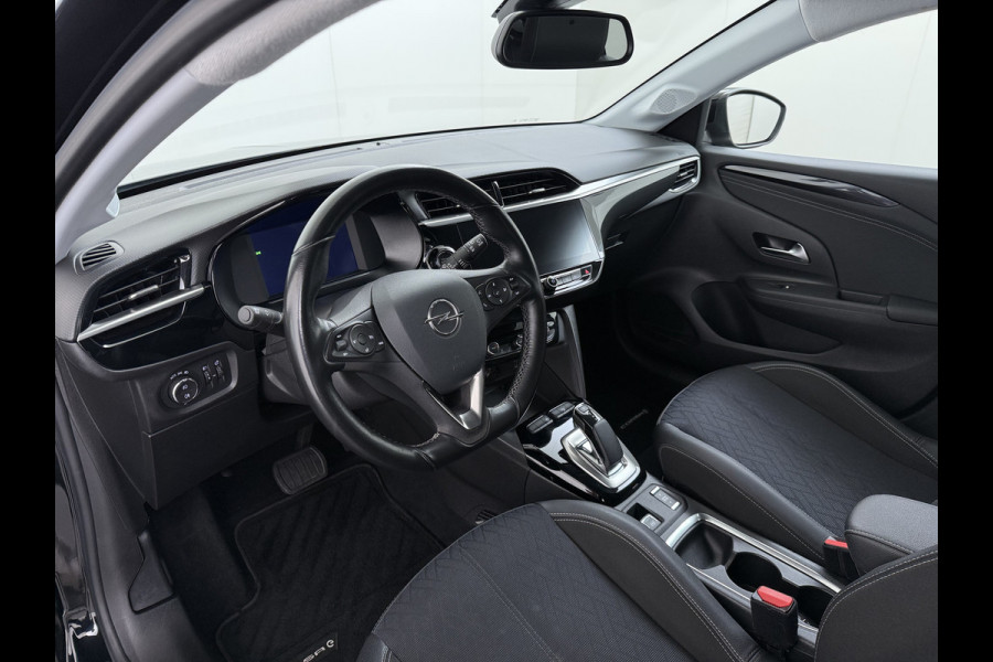 Opel CORSA-E Elegance 50 kWh SOH 93% Navi Ecc 360°Camera Apple Carplay Android Auto Cruise Control Pdc Dodehoek detectie Keyless Draadloze telefoonlader Privacy Glas Lmv Isofix Led Regen-Lichtsensor Lane Assist Origineel Nederlandse Auto Zeer compleet!