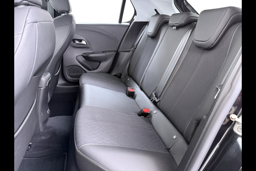 Opel CORSA-E Elegance 50 kWh SOH 93% Navi Ecc 360°Camera Apple Carplay Android Auto Cruise Control Pdc Dodehoek detectie Keyless Draadloze telefoonlader Privacy Glas Lmv Isofix Led Regen-Lichtsensor Lane Assist Origineel Nederlandse Auto Zeer compleet!