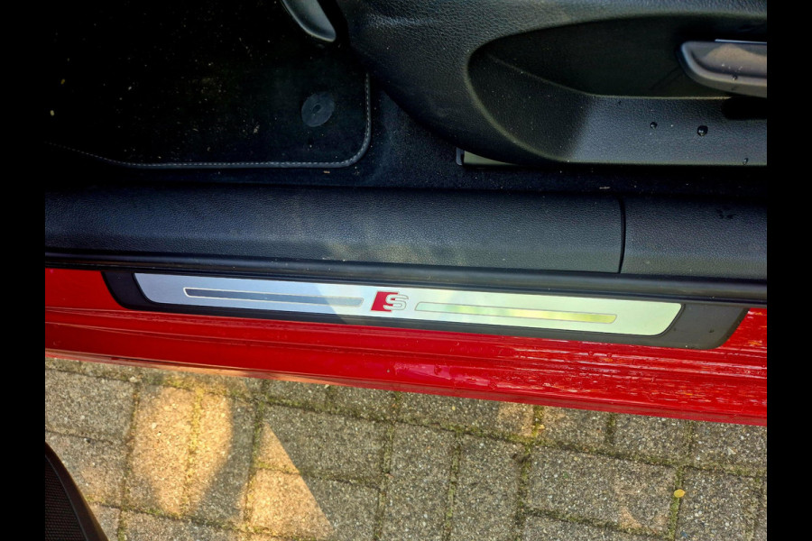 Audi A3 Sportback 35 TFSI S Line black line . Panoramadak . Matrix . 54000 km