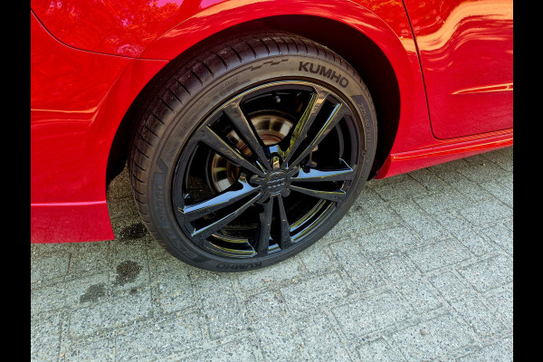 Audi A3 Sportback 35 TFSI S Line black line . Panoramadak . Matrix . 54000 km