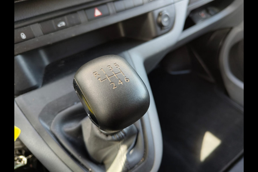 Peugeot Expert 1.5HDI 100 3-Persoons Trekhaak Navi Euro 6 Airco Apple Carplay Android Auto Cruise Control Bluetooth Pdc Premium Betonplex Vloer Wandbetimmering Schuifdeur 1.800KG Trekgewicht