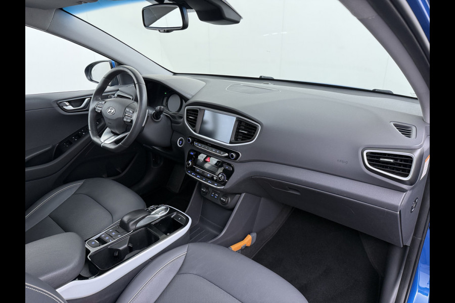 Hyundai IONIQ Premium EV SOH 99,9% Panorama-Schuifdak Adap.Cruise Leder+Memory Navi Ecc Trekhaak Infinity®-Audio Camera Apple Carplay Android  Stoel+Stuurverwarming Elek.Stoelen Lmv Bluetooth Dodehoek+Lane Assist VESS Origineel Nederlandse Auto