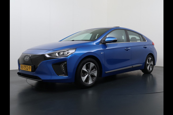 Hyundai IONIQ Premium EV SOH 99,9% Panorama-Schuifdak Adap.Cruise Leder+Memory Navi Ecc Trekhaak Infinity®-Audio Camera Apple Carplay Android  Stoel+Stuurverwarming Elek.Stoelen Lmv Bluetooth Dodehoek+Lane Assist VESS Origineel Nederlandse Auto