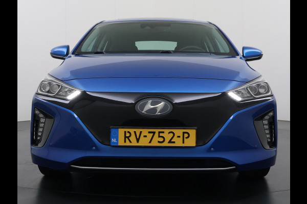 Hyundai IONIQ Premium EV SOH 99,9% Panorama-Schuifdak Adap.Cruise Leder+Memory Navi Ecc Trekhaak Infinity®-Audio Camera Apple Carplay Android  Stoel+Stuurverwarming Elek.Stoelen Lmv Bluetooth Dodehoek+Lane Assist VESS Origineel Nederlandse Auto