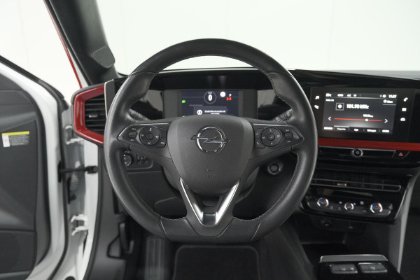 Opel Mokka Electric Level 4 50 kWh | SOH 97,5% | Adaptieve Cruise Control | Camera | Apple Carplay | Dodehoekdetectie