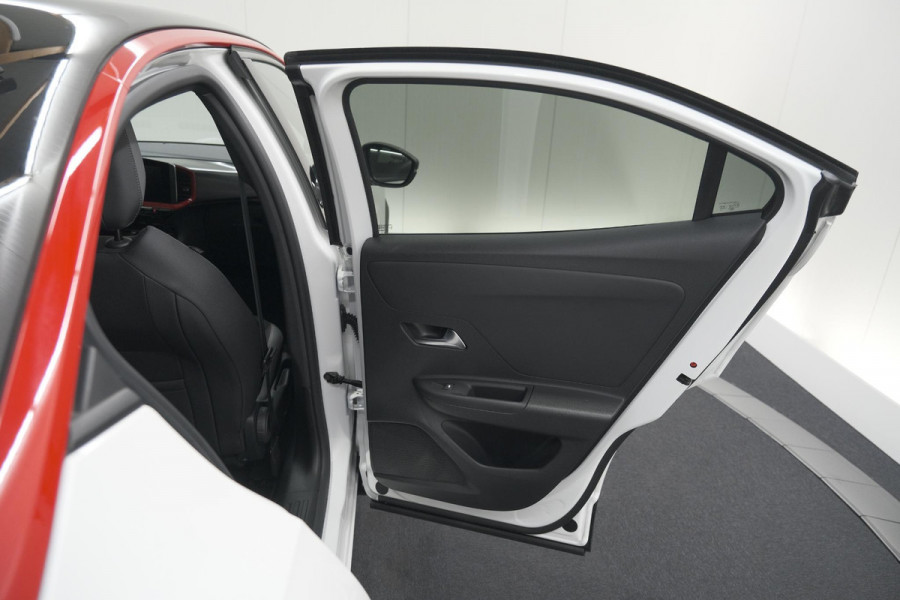Opel Mokka Electric Level 4 50 kWh | SOH 97,5% | Adaptieve Cruise Control | Camera | Apple Carplay | Dodehoekdetectie
