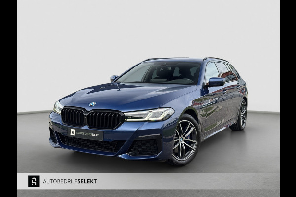 BMW 5 Serie Touring 530e xDrive M-Sport | Trekhaak | 360 | Elektrische stoelen | Shadow Line | Sfeerverlichting | Carplay | Memory