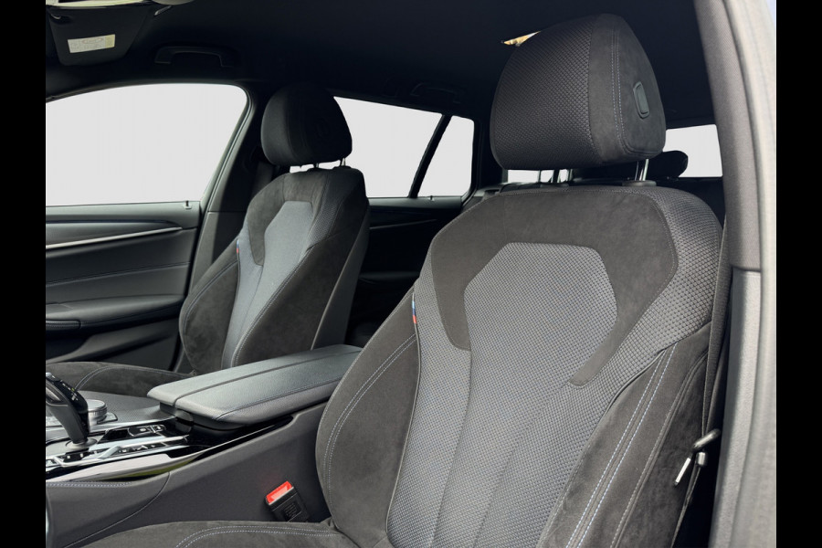BMW 5 Serie Touring 530e xDrive M-Sport | Trekhaak | 360 | Elektrische stoelen | Shadow Line | Sfeerverlichting | Carplay | Memory