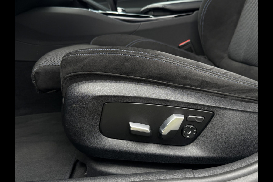 BMW 5 Serie Touring 530e xDrive M-Sport | Trekhaak | 360 | Elektrische stoelen | Shadow Line | Sfeerverlichting | Carplay | Memory