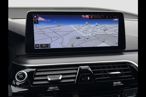 BMW 5 Serie Touring 530e xDrive M-Sport | Trekhaak | 360 | Elektrische stoelen | Shadow Line | Sfeerverlichting | Carplay | Memory