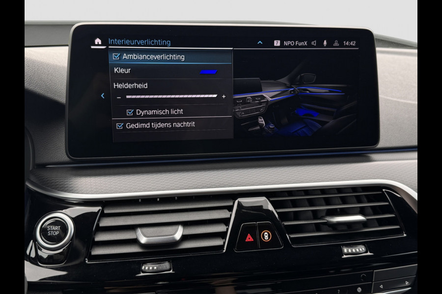 BMW 5 Serie Touring 530e xDrive M-Sport | Trekhaak | 360 | Elektrische stoelen | Shadow Line | Sfeerverlichting | Carplay | Memory