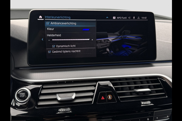 BMW 5 Serie Touring 530e xDrive M-Sport | Trekhaak | 360 | Elektrische stoelen | Shadow Line | Sfeerverlichting | Carplay | Memory