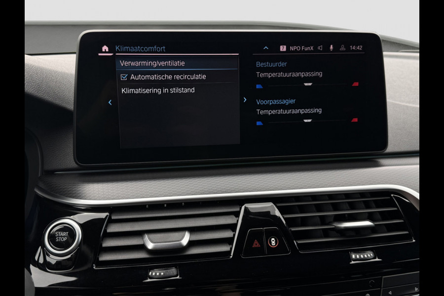 BMW 5 Serie Touring 530e xDrive M-Sport | Trekhaak | 360 | Elektrische stoelen | Shadow Line | Sfeerverlichting | Carplay | Memory