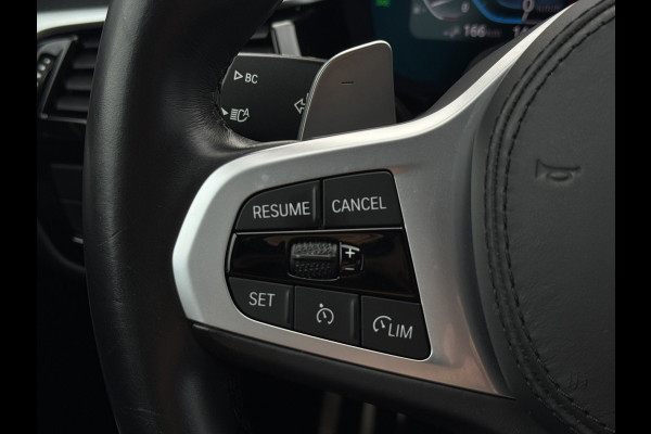 BMW 5 Serie Touring 530e xDrive M-Sport | Trekhaak | 360 | Elektrische stoelen | Shadow Line | Sfeerverlichting | Carplay | Memory