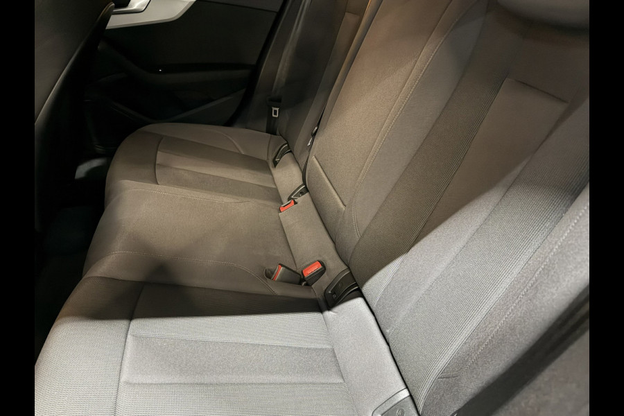 Audi A4 Avant 40 TFSI 190pk | Elek Achterklep | Stoelverwarming | Matrix LED | Getint Glas | Keyless | Adaptieve Cruise | Rijklaar