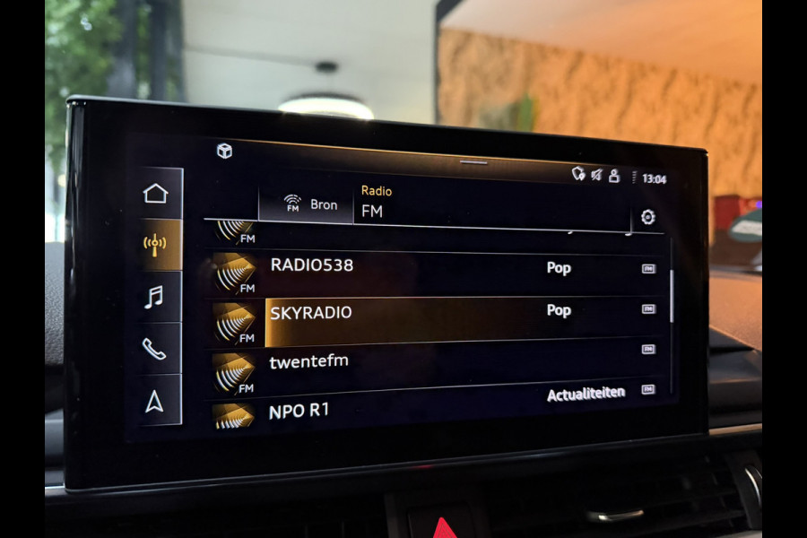 Audi A4 Avant 40 TFSI 190pk | Elek Achterklep | Stoelverwarming | Matrix LED | Getint Glas | Keyless | Adaptieve Cruise | Rijklaar