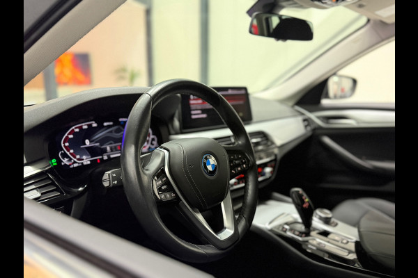 BMW 5 Serie Touring 520e | Plug-in Hybride virtual Cockpit | LED