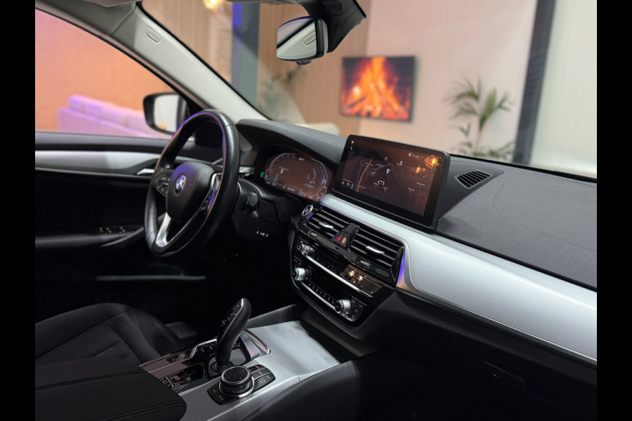 BMW 5 Serie Touring 520e | Plug-in Hybride virtual Cockpit | LED