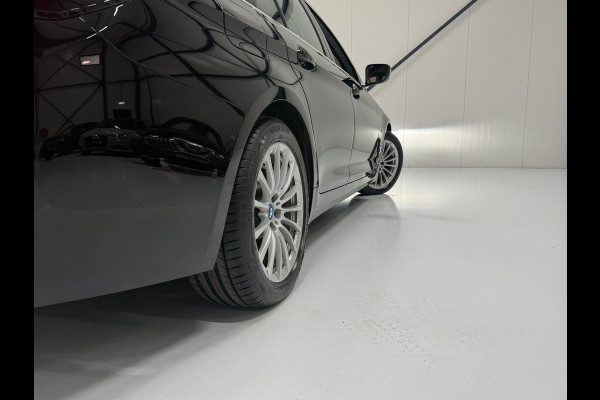BMW 5 Serie Touring 520e | Plug-in Hybride virtual Cockpit | LED