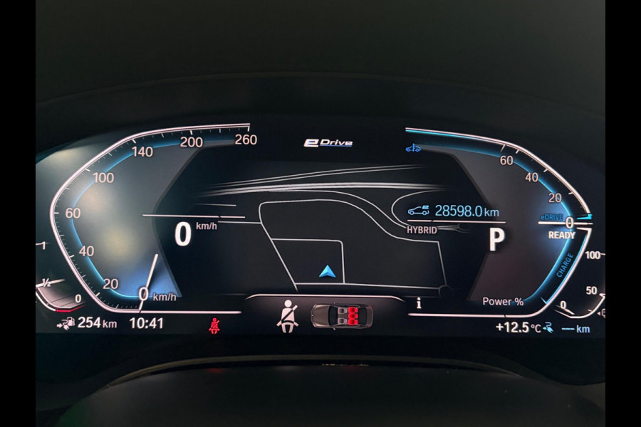 BMW 5 Serie Touring 520e | Plug-in Hybride virtual Cockpit | LED