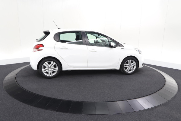 Peugeot 208 PureTech 82 Signature | Parkeersensoren | Apple Carplay | Pack Connect | Armsteun