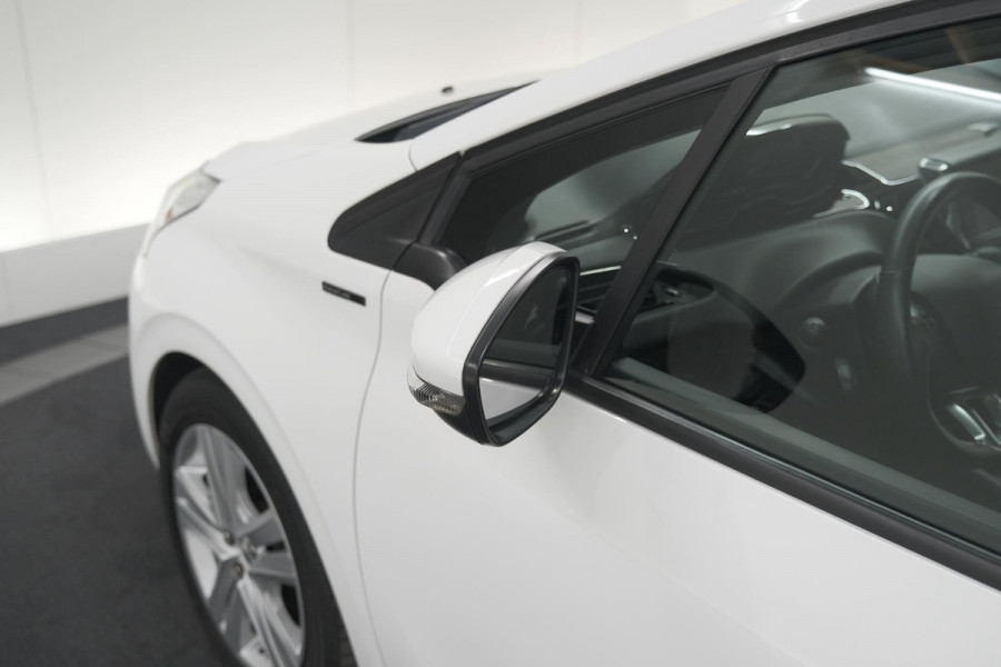 Peugeot 208 PureTech 82 Signature | Parkeersensoren | Apple Carplay | Pack Connect | Armsteun