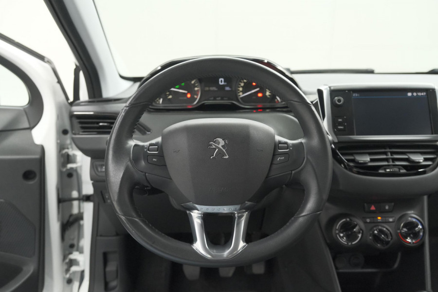Peugeot 208 PureTech 82 Signature | Parkeersensoren | Apple Carplay | Pack Connect | Armsteun