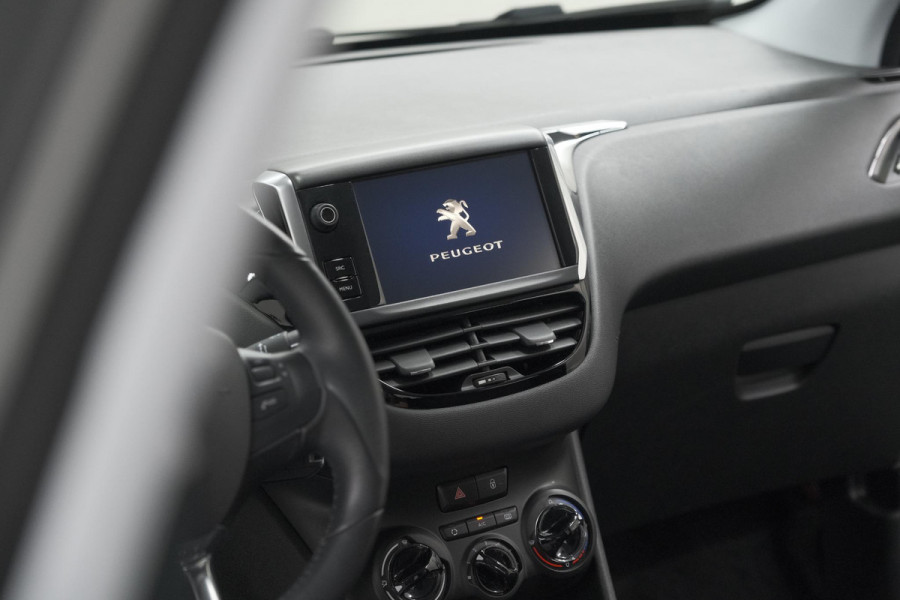 Peugeot 208 PureTech 82 Signature | Parkeersensoren | Apple Carplay | Pack Connect | Armsteun