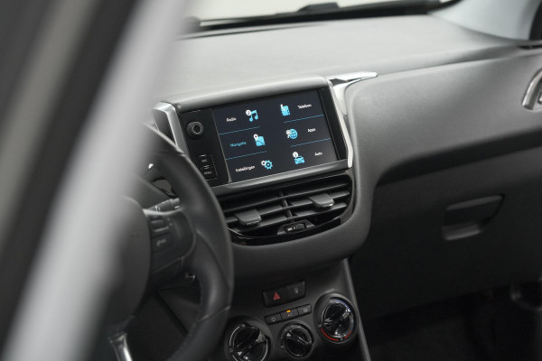 Peugeot 208 PureTech 82 Signature | Parkeersensoren | Apple Carplay | Pack Connect | Armsteun
