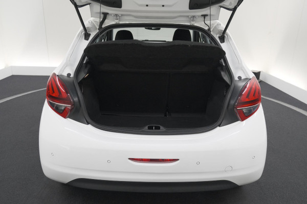 Peugeot 208 PureTech 82 Signature | Parkeersensoren | Apple Carplay | Pack Connect | Armsteun