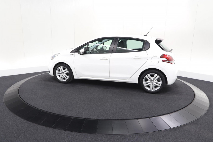 Peugeot 208 PureTech 82 Signature | Parkeersensoren | Apple Carplay | Pack Connect | Armsteun