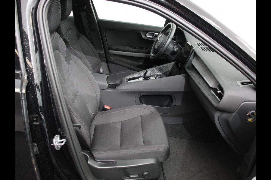 Polestar 2 Standard Range Single Motor 69 kWh 360* Camera Dab Led Verwarmde voorstoelen Navigatie Apple Carplay/Android Auto Climate Control Parkeer sensoren Panoramadak Keyless Stuurverwarming
