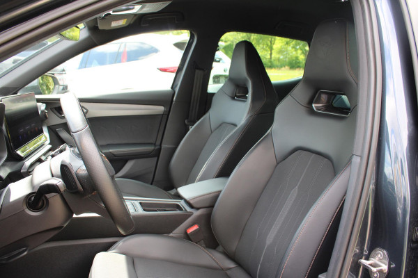 CUPRA Formentor 1.4 e-Hybrid VZ Copper Edition 245pk | PHEV | Stoelverwarming | Adaptive Cruise Control | 360 Camera | Elektr. Stoel | Stoel en Stuur Verwarming