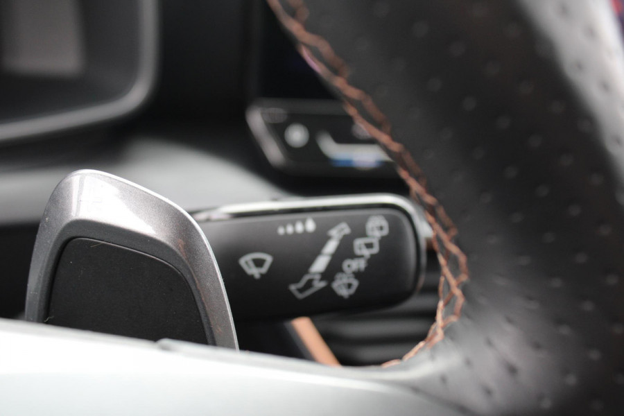 CUPRA Formentor 1.4 e-Hybrid VZ Copper Edition 245pk | PHEV | Stoelverwarming | Adaptive Cruise Control | 360 Camera | Elektr. Stoel | Stoel en Stuur Verwarming
