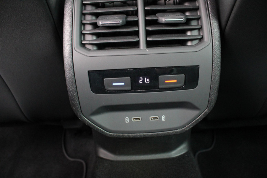 CUPRA Formentor 1.4 e-Hybrid VZ Copper Edition 245pk | PHEV | Stoelverwarming | Adaptive Cruise Control | 360 Camera | Elektr. Stoel | Stoel en Stuur Verwarming