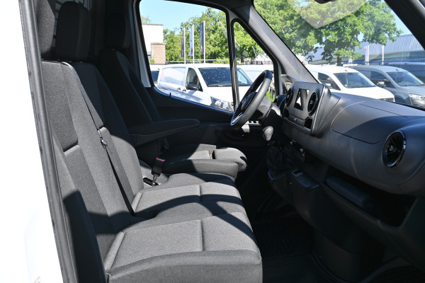 Mercedes-Benz Sprinter 315 CDI L2H2 RWD Koelwagen Webasto Frigo 3000 MBUX met camera, D/N koeling, Geveerde stoel