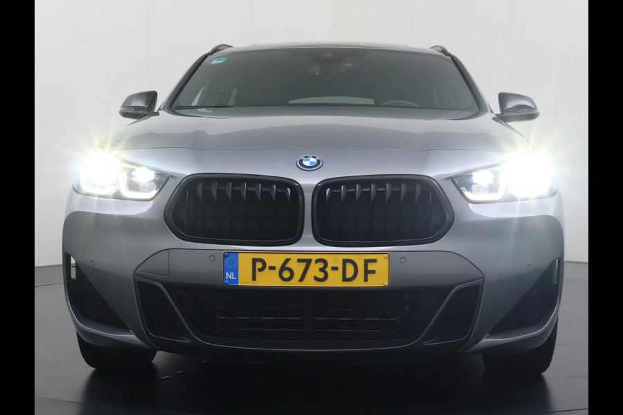 BMW X2 xDrive25e M SPORT Business Edition Plus BOMVOL | PHEV| PANO| NAP| STOEL + STUURVERWARMING| COMFORT ACCESS| ELEK. ACHTERKLEP| AFNEEMBARE TREKHAAK| HUD| ACHTERUITRIJCAMERA| APPLE CARPLAY