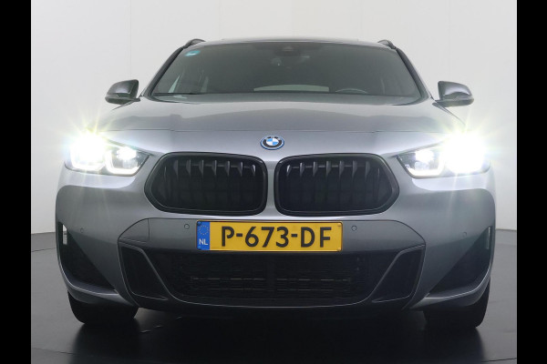 BMW X2 xDrive25e M SPORT Business Edition Plus BOMVOL | PHEV| PANO| NAP| STOEL + STUURVERWARMING| COMFORT ACCESS| ELEK. ACHTERKLEP| AFNEEMBARE TREKHAAK| HUD| ACHTERUITRIJCAMERA| APPLE CARPLAY