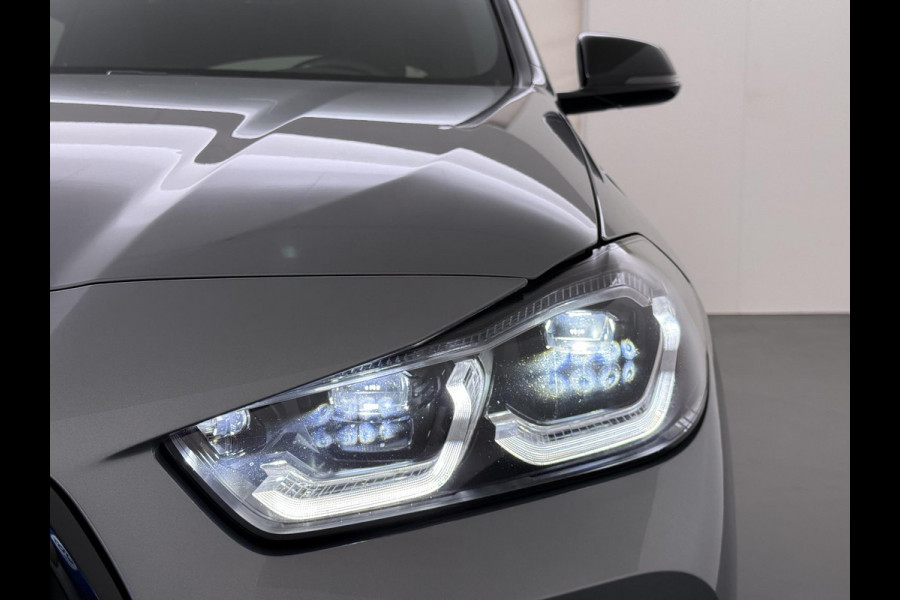 BMW X2 xDrive25e M SPORT Business Edition Plus BOMVOL | PHEV| PANO| NAP| STOEL + STUURVERWARMING| COMFORT ACCESS| ELEK. ACHTERKLEP| AFNEEMBARE TREKHAAK| HUD| ACHTERUITRIJCAMERA| APPLE CARPLAY