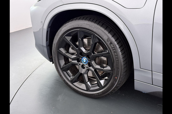 BMW X2 xDrive25e M SPORT Business Edition Plus BOMVOL | PHEV| PANO| NAP| STOEL + STUURVERWARMING| COMFORT ACCESS| ELEK. ACHTERKLEP| AFNEEMBARE TREKHAAK| HUD| ACHTERUITRIJCAMERA| APPLE CARPLAY