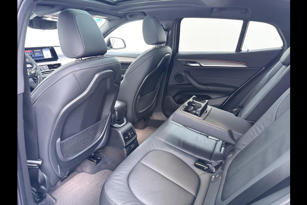 BMW X2 xDrive25e M SPORT Business Edition Plus BOMVOL | PHEV| PANO| NAP| STOEL + STUURVERWARMING| COMFORT ACCESS| ELEK. ACHTERKLEP| AFNEEMBARE TREKHAAK| HUD| ACHTERUITRIJCAMERA| APPLE CARPLAY