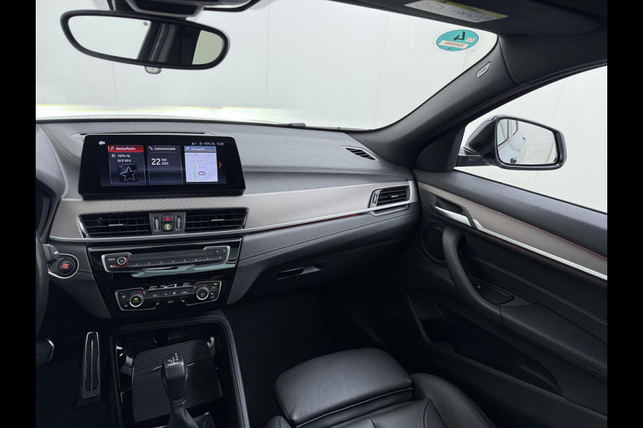 BMW X2 xDrive25e M SPORT Business Edition Plus BOMVOL | PHEV| PANO| NAP| STOEL + STUURVERWARMING| COMFORT ACCESS| ELEK. ACHTERKLEP| AFNEEMBARE TREKHAAK| HUD| ACHTERUITRIJCAMERA| APPLE CARPLAY