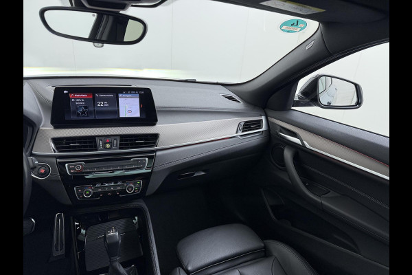 BMW X2 xDrive25e M SPORT Business Edition Plus BOMVOL | PHEV| PANO| NAP| STOEL + STUURVERWARMING| COMFORT ACCESS| ELEK. ACHTERKLEP| AFNEEMBARE TREKHAAK| HUD| ACHTERUITRIJCAMERA| APPLE CARPLAY