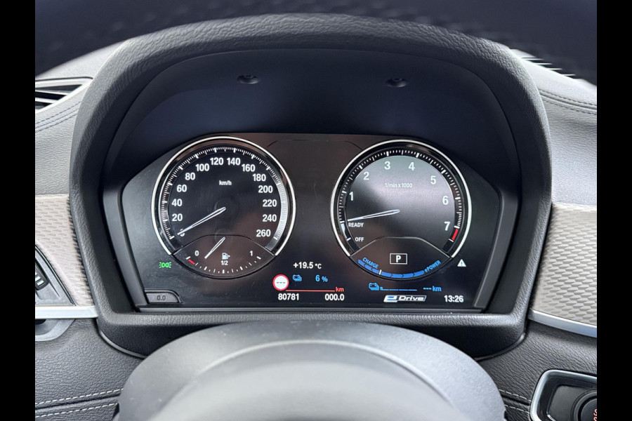 BMW X2 xDrive25e M SPORT Business Edition Plus BOMVOL | PHEV| PANO| NAP| STOEL + STUURVERWARMING| COMFORT ACCESS| ELEK. ACHTERKLEP| AFNEEMBARE TREKHAAK| HUD| ACHTERUITRIJCAMERA| APPLE CARPLAY