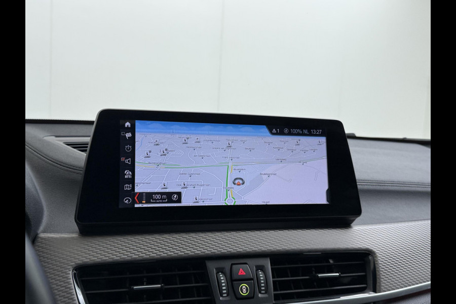 BMW X2 xDrive25e M SPORT Business Edition Plus BOMVOL | PHEV| PANO| NAP| STOEL + STUURVERWARMING| COMFORT ACCESS| ELEK. ACHTERKLEP| AFNEEMBARE TREKHAAK| HUD| ACHTERUITRIJCAMERA| APPLE CARPLAY